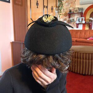 1960s Pilbox beret fascinator black felt flower hat of Imported Fur Felt - from
